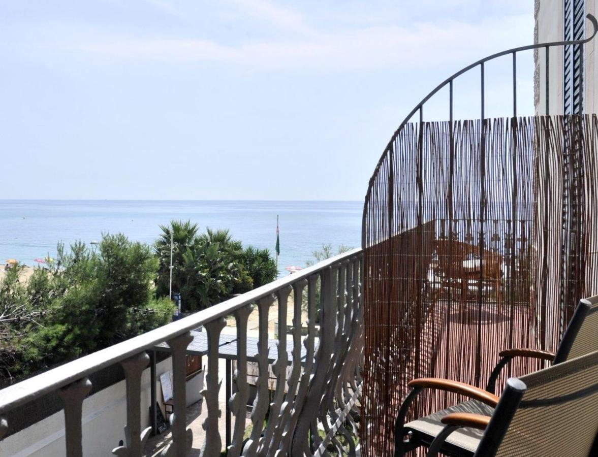 Hotel Kalima Caldes D'Estrach Ngoại thất bức ảnh